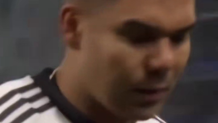 奥纳纳判断失误鲁莽出击