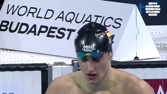 卡洛斯·科尔-马蒂创造历史！他在#布达佩斯短池游泳世锦赛# 男子200米蛙泳中以2分01秒55成绩夺