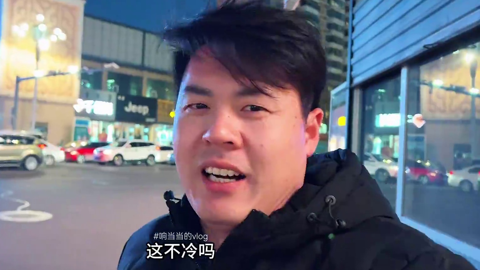 跟巴盟大哥开敞篷车吃〔肘子蘸蒜〕肥的香瘦的嫩，这顿饭吃展活兰 #人间烟火 #省饭课代表 #打卡街边美