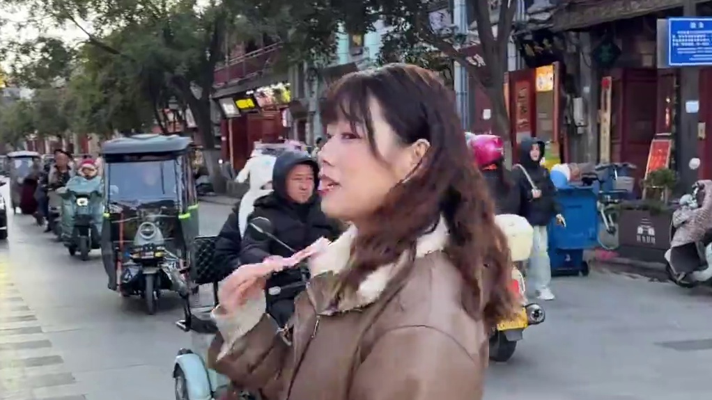 挑战100块钱在书店街吃到撑#路边摊美味 #开封美食 #开封街头小吃推荐 #河南美