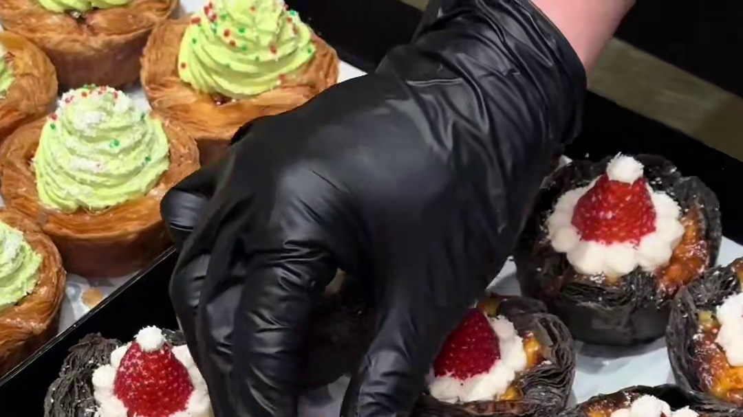 打开盒子的一瞬间，被可爱到原地爆炸了！ #提前学会圣诞大餐 #晒美食是对平凡生活的热爱 #圣诞节就靠