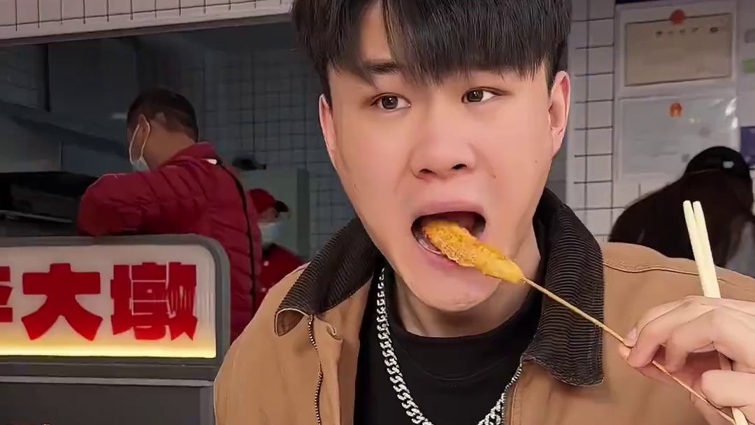 在临漳吃上这一碗东北黏糊麻辣烫谁不迷糊啊！ #临漳美食 #黏糊麻辣烫 #开哪火哪的李大墩 #东北麻辣