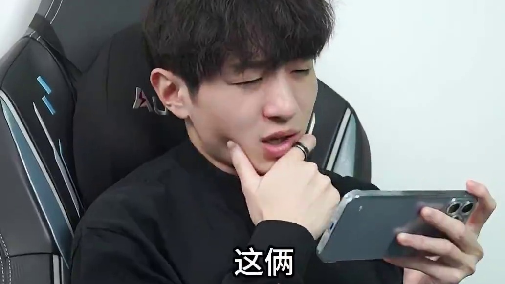 不同武器搭配武圣卡的压迫感#香肠派对武圣卡 #香肠派对周星星 #香肠派对