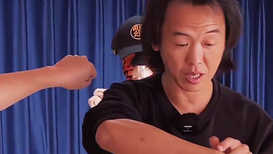 生活中面对冲突，避免防卫过当 #防身 #功夫 #骨法擒拿 #武术