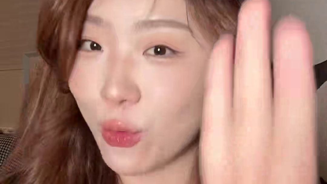 睫毛短我悟了‼️超绝夹睫毛大法夹出原生睫太阳花。#新手化妆 #眼妆 #新手化妆教程 #肿泡眼 #睫毛