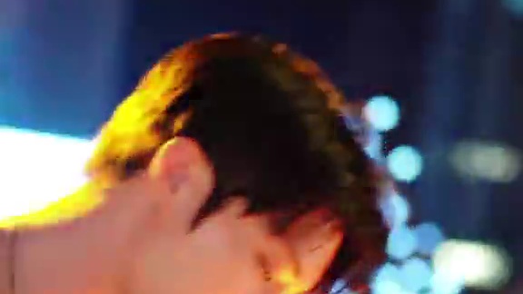 恋爱互动剧《无法抗拒的他们》 #无法抗拒的他们 深夜睡不着？那出来吧，出来我陪你喝一杯，有什么不开心