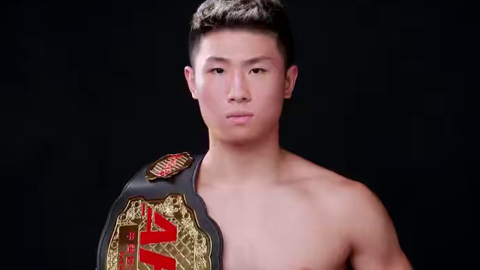 黄渝杰正在备战《拳动大英》，12月28号尽情欣赏期待！ #拳动大英 #拳动大英首届格斗冠军争霸赛 #