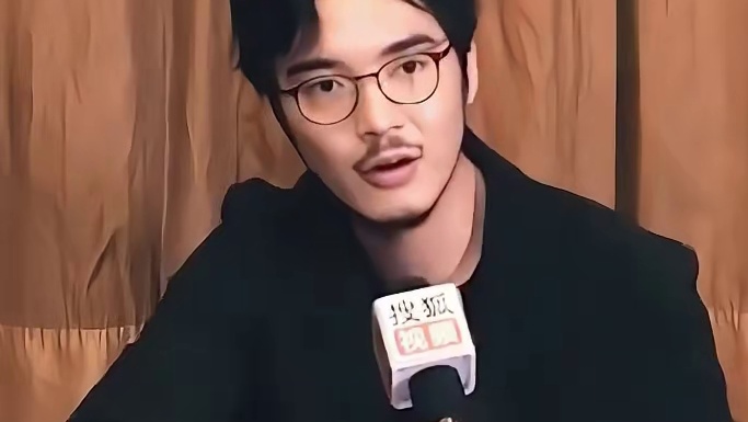 金世佳：以前还是太年轻了！#金世佳 #搞笑 #猎罪图鉴