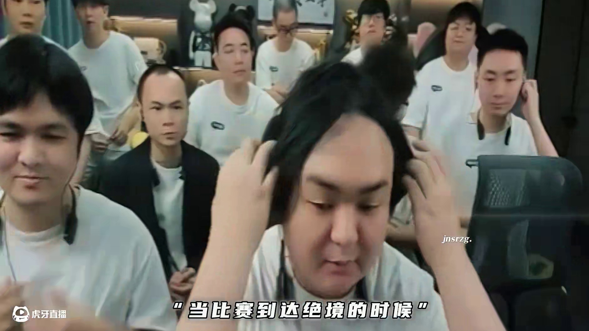 #陈伯全能王 “每晚的快乐都是你给的 胡伯冰”#内容启发搜索