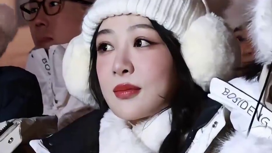 #杨紫 #哈尔滨 活动生图，今天是可可爱爱的小团紫~