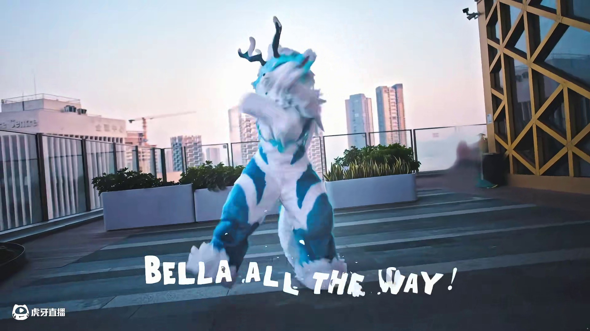 嗷呜~“雪怪”首支单曲《Jingle Bella》MV大公开！
#晶核瑞雪精灵上线  #晶核也有自己