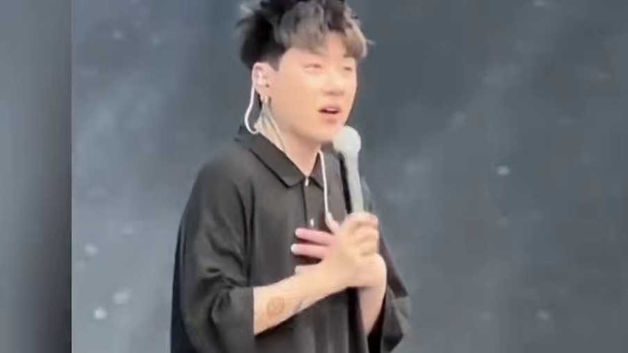 #秋冬是说唱的统治区  就凭这一份冬日独特的氛围感，Free-Out21号的南京演唱会我去定了！#f