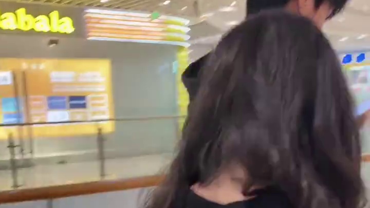 手机那么好看的话，要女朋友干嘛？