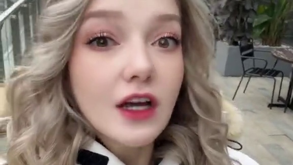 南方没有雪，来看看我们的四川的雪吧！#被低估的冬日旅行地 #打卡街边美食 #一种很新的玩雪方式 #四