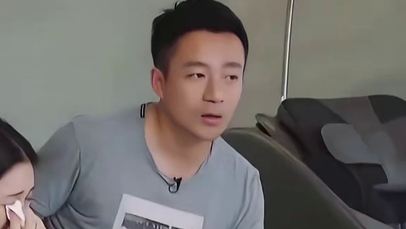 随着二胎的出生 家庭的地位有点不稳定