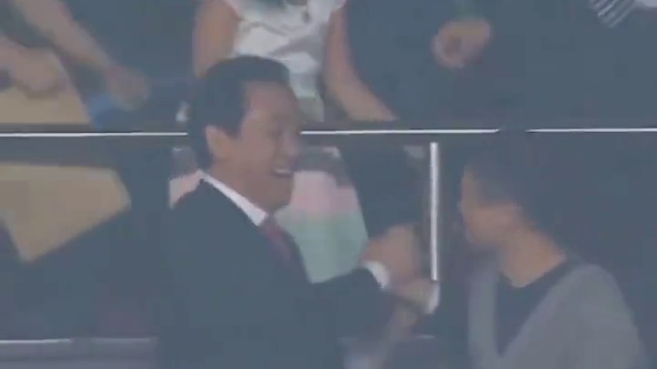 广州队欠了韦世豪多少钱？ 一石激起千层浪！足协准入遭到质疑这下如何收场？#韦世豪质疑足协 #中超