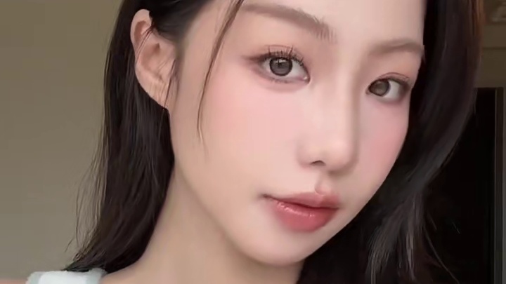 World天！怎么会有那么百搭的唇冻！这个冬天有得涂啦！ #口红试色 #唇釉 #嘟嘟唇 #果冻唇 #