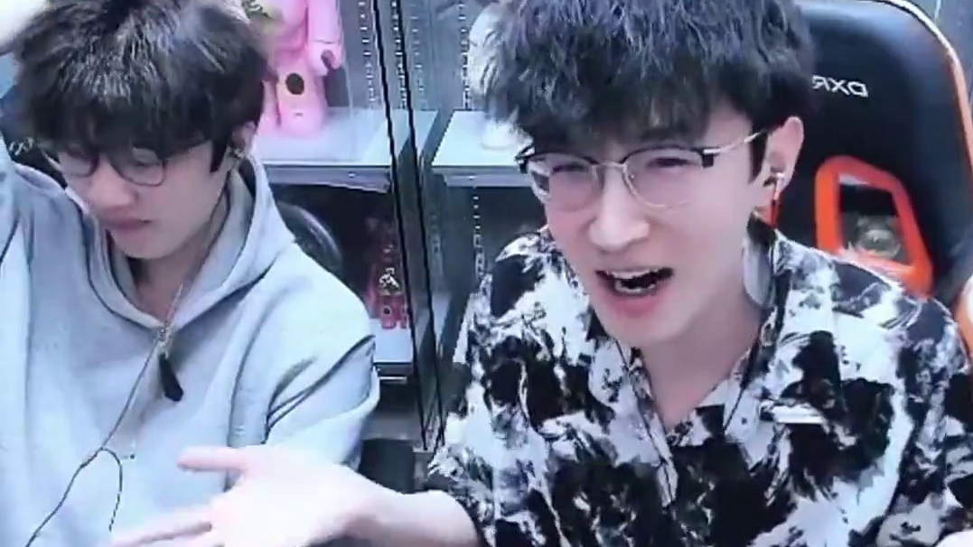 我电子宠物又被整蛊了 #我浮夸真的要强 #浮夸666