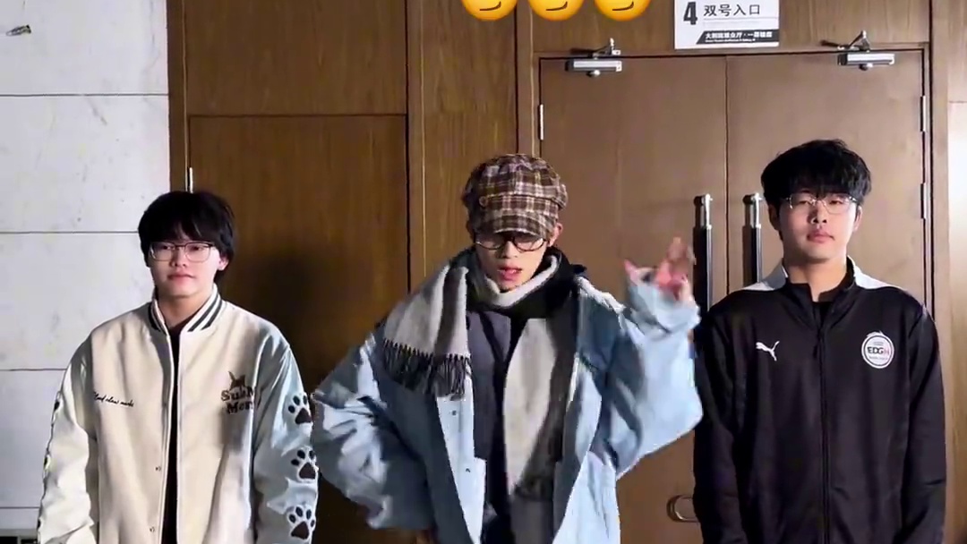 带领两位新学员报到
#strategy #kpl#社恐#少年感