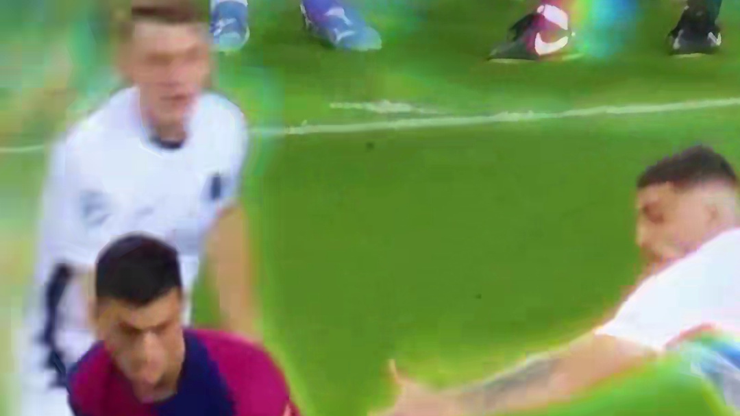 现役最喜欢的中场，厄德高和佩德里，摆脱和传球太赏心悦目了