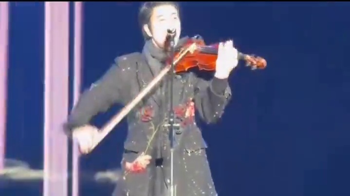 期盼已久的二哥个唱从拉斯维加斯-泰国-台北-马来西亚-南昌，再到昨天汕头！不容易的几年都过去了，让我