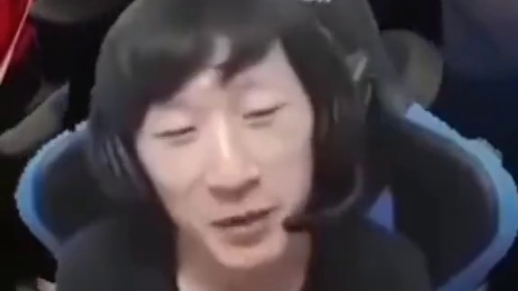 预言家电棍刀了，LpL前职业选手电棍评价faker过度被神话，拿冠军只是运气好。