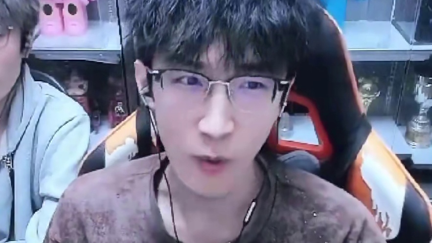 黄金服真能搬？但不能一个打一片？ 