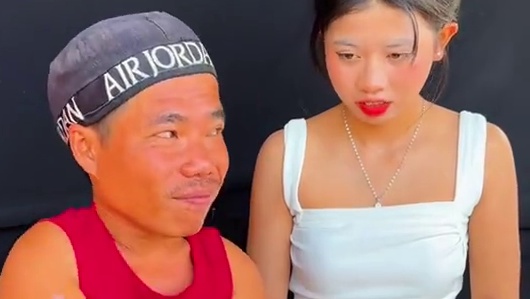 ToRung搞笑 你们是这样谈恋爱吗
#搞笑#e#看一遍笑一遍 #解压