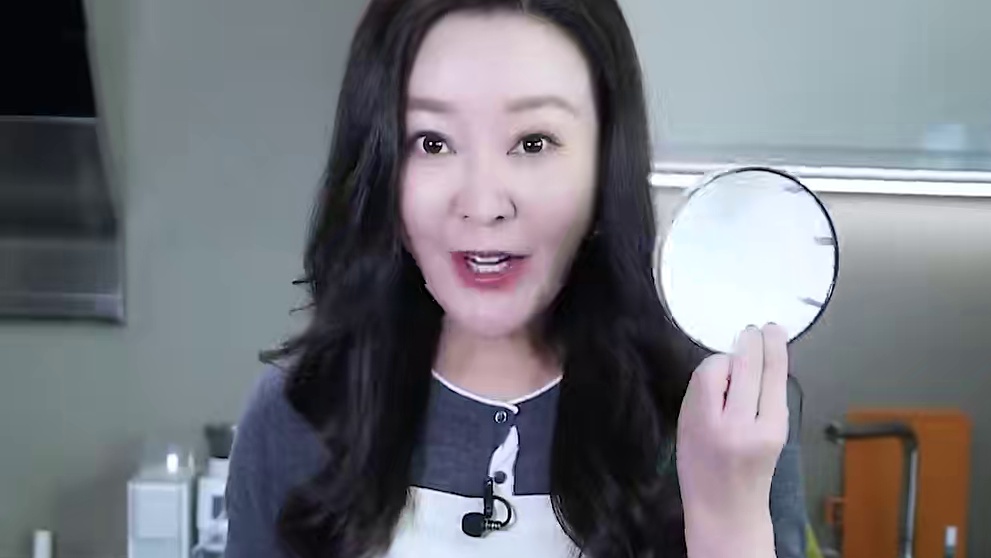 宝宝们，想美美、想漂漂，蒸苹果可以吃起来喽~~#蒸苹果#美食#变美