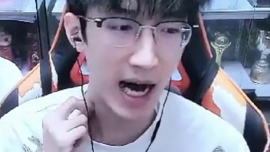 诛仙的时装真有点一言难尽了吧！ 