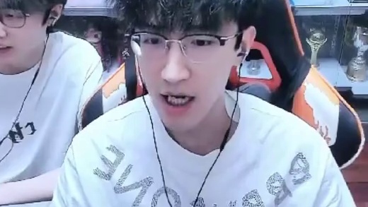 来看看诛仙衣品成就都送了什么！ 