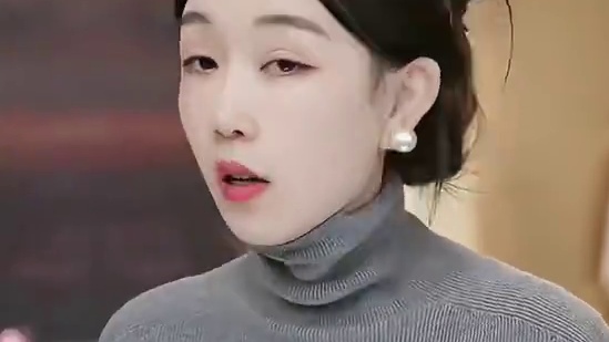 被问爆的高领内搭，无缝一体、细线质感，买它 10 件都嫌少 #穿出高级感 #内搭外穿都好看 #打底衫