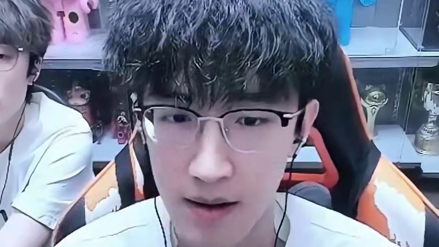 特效全开的BOSS战是什么样？ #我浮夸真的要强 #诛仙世界 #浮夸666