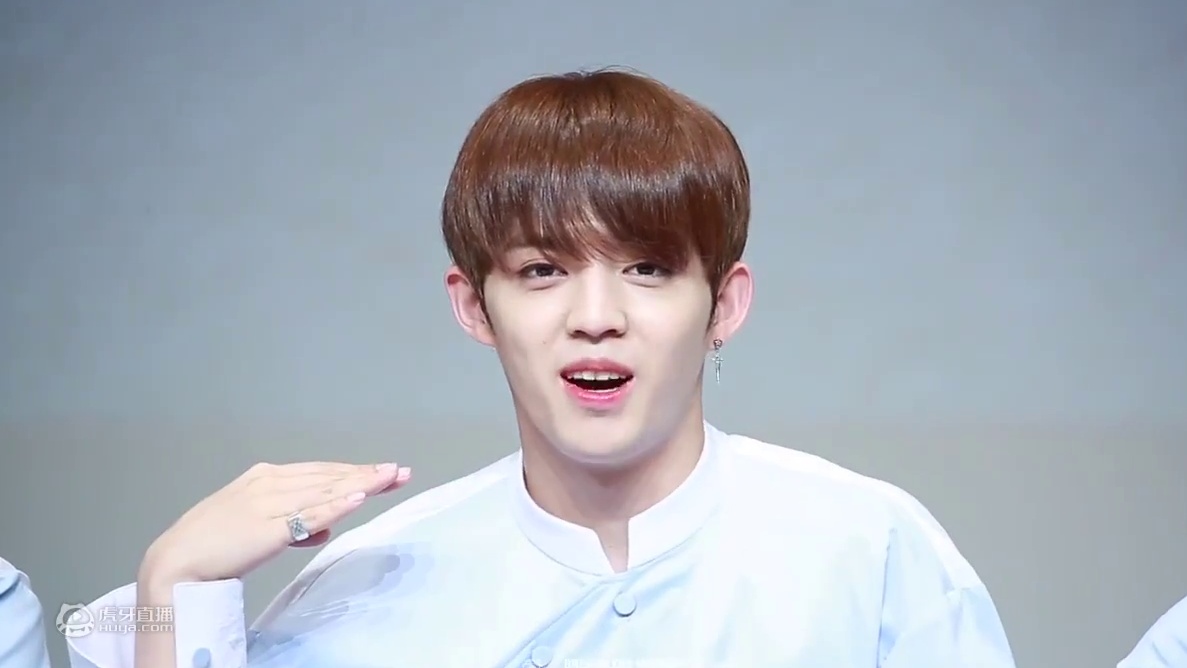 【崔胜澈】170625 签售会上的害羞的做起了#欧巴呀