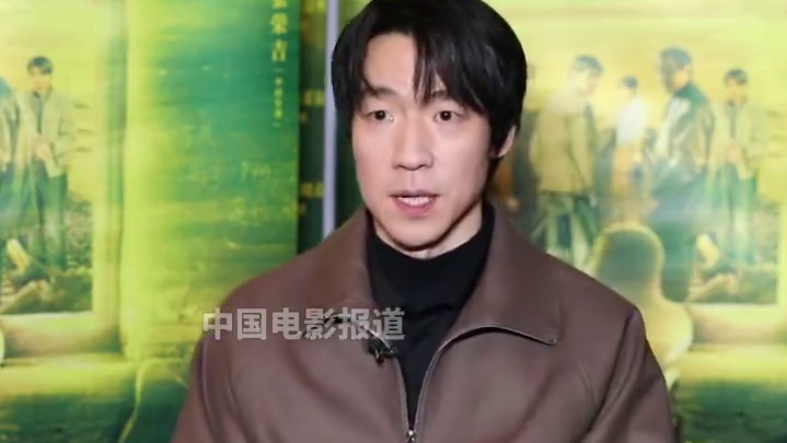 #吴晓亮向警察朋友请教如何演警察 #吴晓亮 在#风中的火焰 中首次饰演警察角色，他特地向生活中的警察