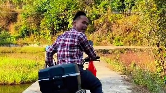 山村厨神小当家 麻辣猪杂煲 好吃不腻 #我的乡村美食记忆 #农村柴火饭 #农村生活 #乡村味道 #我