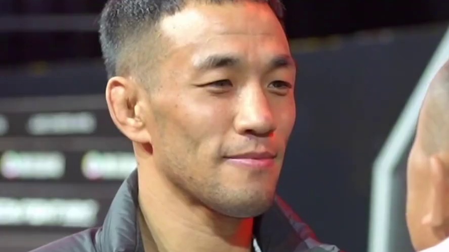 蝇量级百万赏金决赛：尚志法蔡雄雄 赛前第一次对视 #jck百万赏金赛 #jck #2024jck赏金