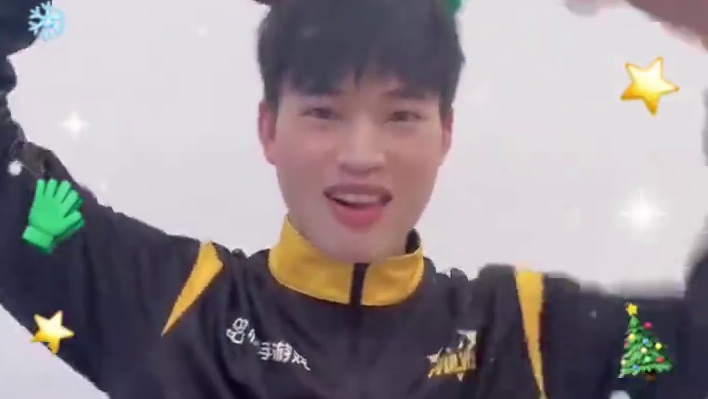 #狼队飞车 #qq飞车手游官方赛事 #圣诞节手势舞 
迟到的圣诞节小惊喜！