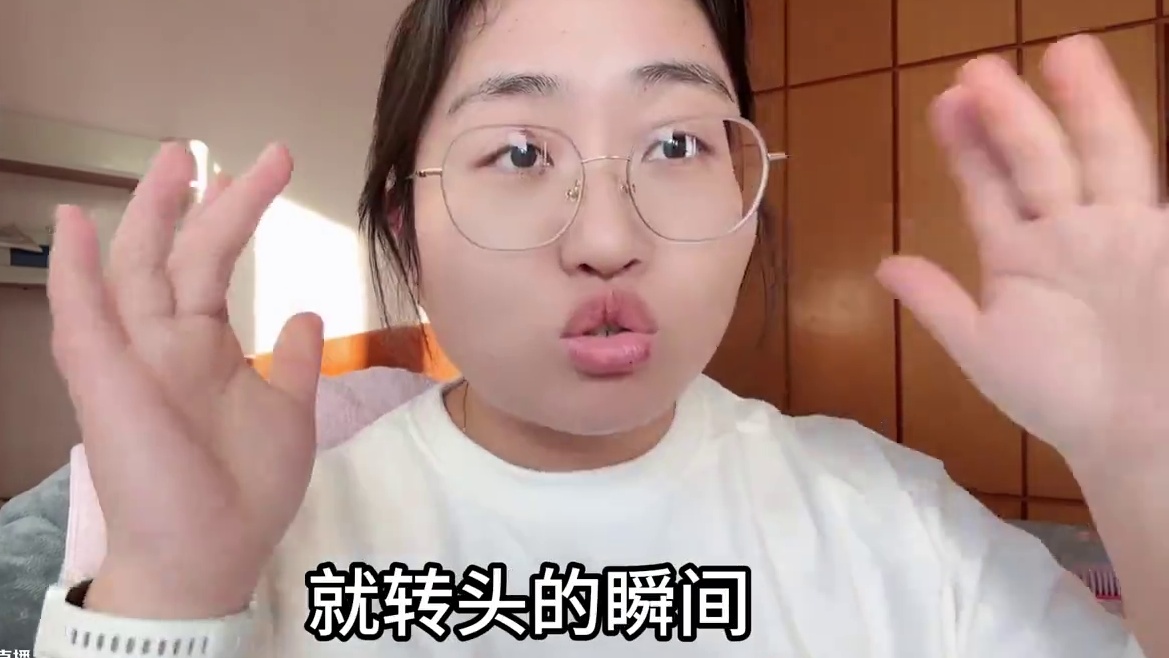 这肯定不是易烊千玺！怎么可能！我的天呐 #易烊千玺瘦了好多 #小小的我易烊千玺笑容感染力 #易烊千玺