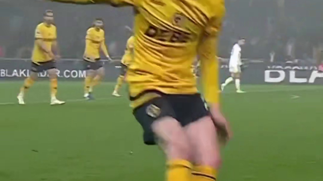 黄喜灿 破门锁定胜局，曼联 0-2不敌狼队