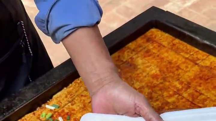 小学门口的神仙物价！！样样一元！！这才是月薪三千的我该待的地方啊啊啊啊！小学生们也太幸福了吧！！#路