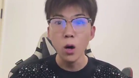 有靠山了，以后我看谁敢惹我！