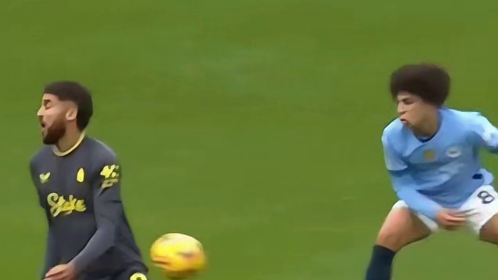 中路漏球后点漏人!