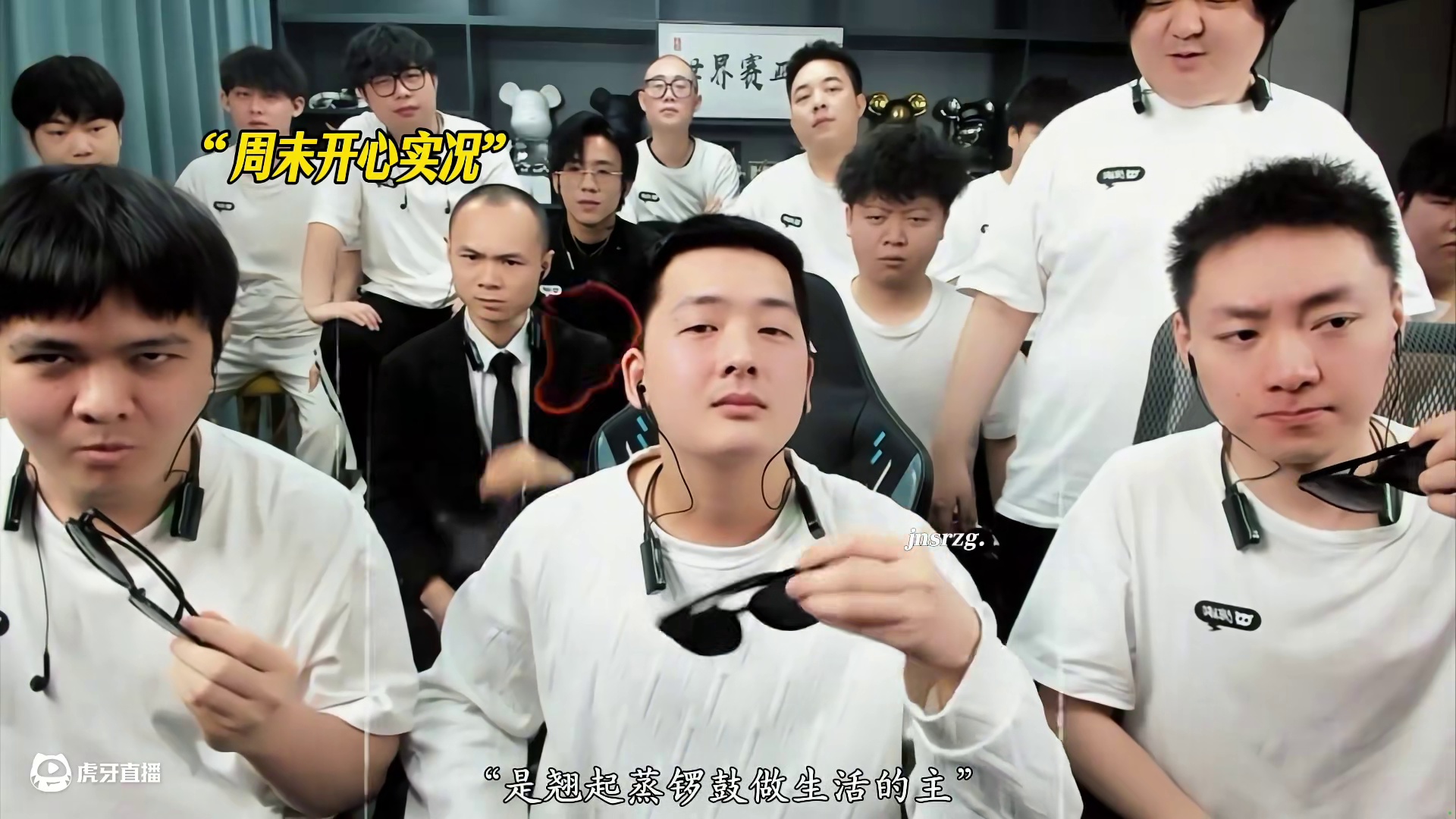 #陈伯全能王 “如果一个人能让另一个人变得积极向上 那么陈伯就是改变郭伟斌的始作俑者”#内容启发搜索