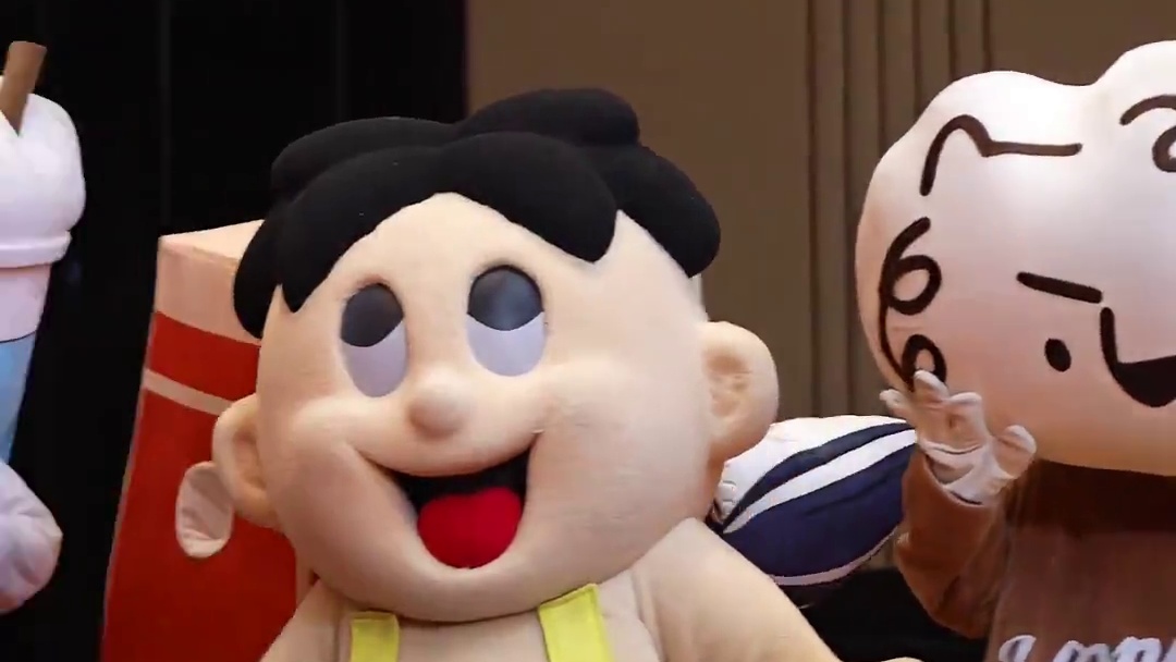 #这就是长沙跨年要看的  早知道这么好笑留着春晚看了 #抽象 #跨年  #搞笑  #晚会