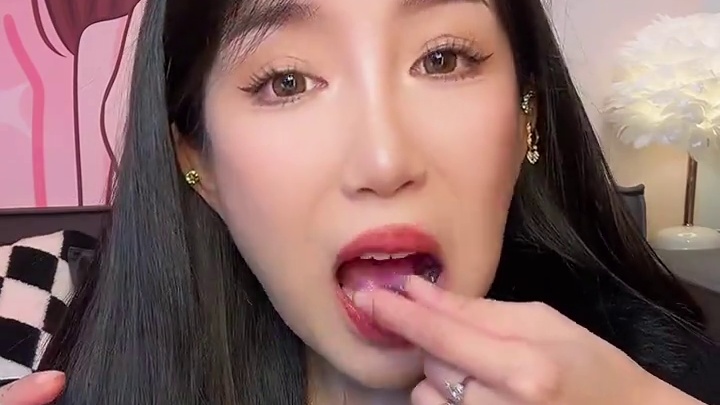 一袋里面大概45左右颗哦 qq弹弹还能拉丝！看到这种糖果就觉得过年越来越近啦 #超好吃 #高粱饴 #