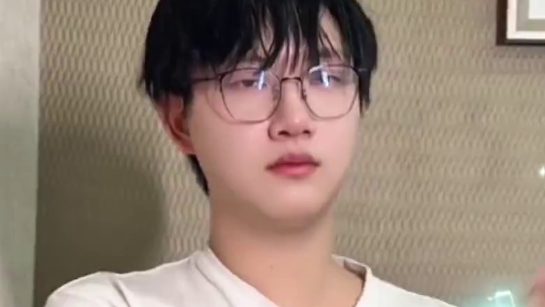 Fly来挑战王铮亮新曲了，大家觉得他挑战的怎么样？