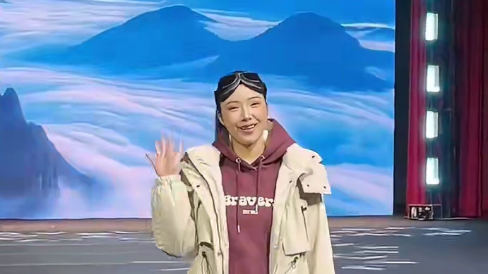 快鱼你变得让我陌生！每套都好好看！#秋冬穿搭 #快鱼新年时尚秀#羽绒服 #保暖又好看 #潮流穿搭