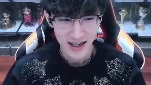 有个神秘老板要玩端游了？ 