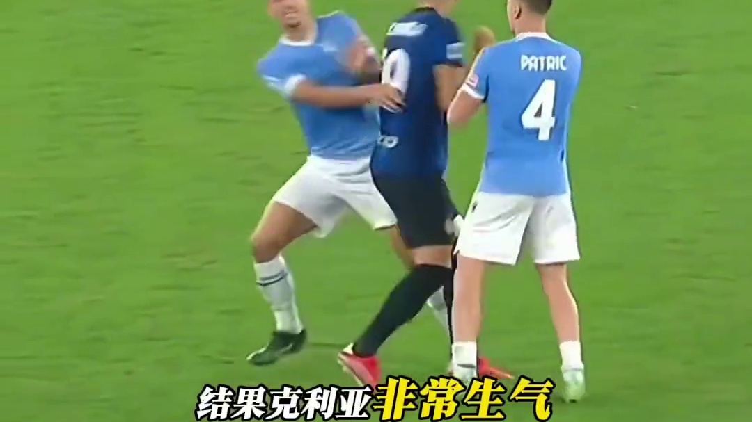 足球赛场那些感人暖心瞬间，真的太值得尊重了